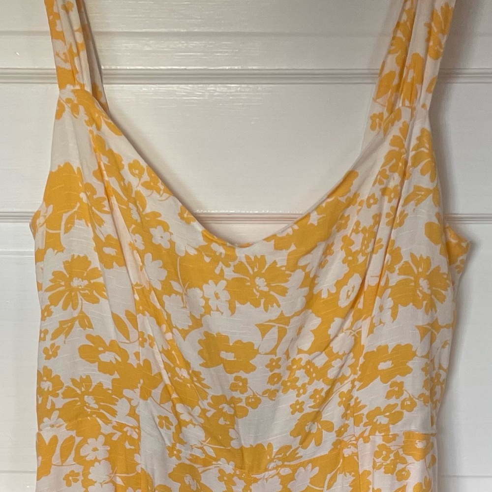 Yellow and White Jumpsuit 🌼